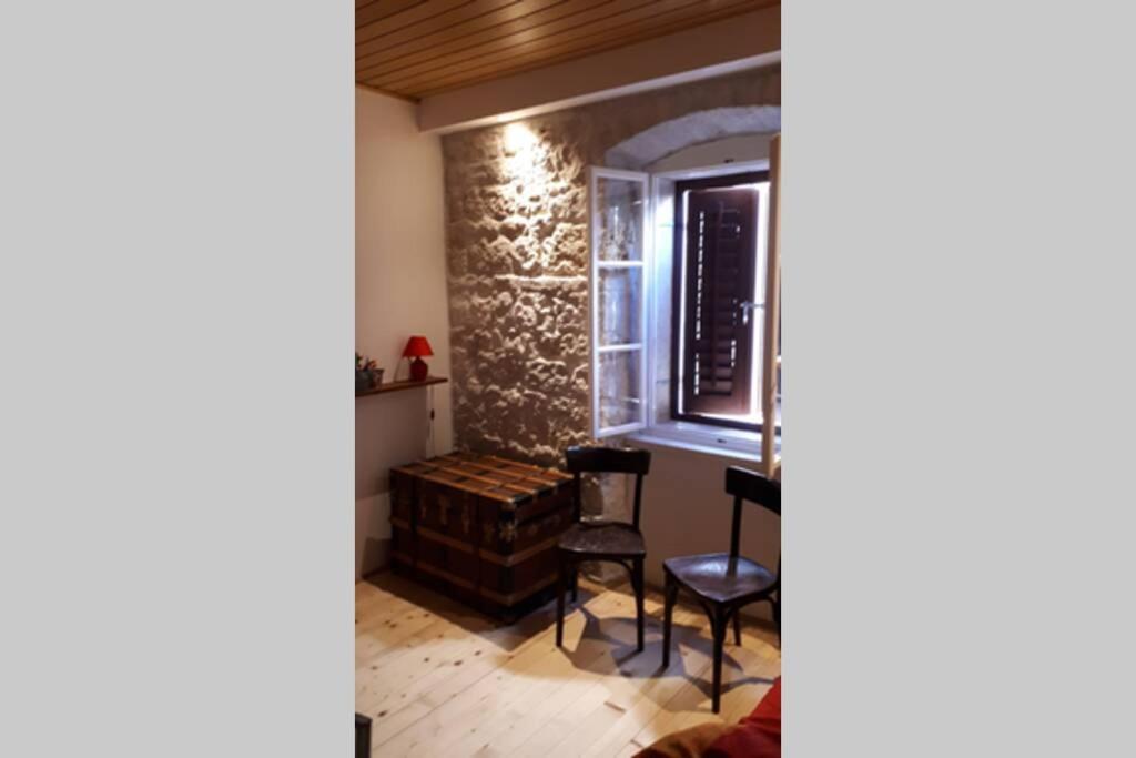 Antique Central Komiza House Nona Nika Dış mekan fotoğraf
