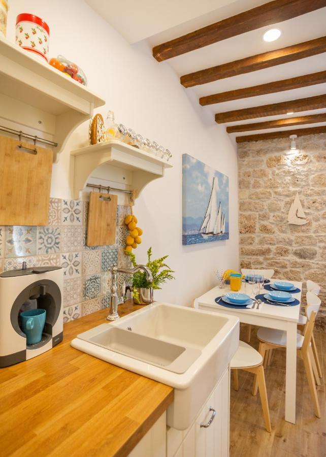 Antique Central Komiza House Nona Nika Dış mekan fotoğraf
