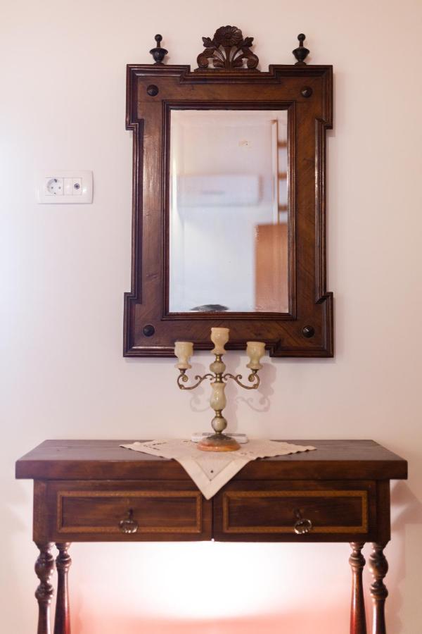 Antique Central Komiza House Nona Nika Dış mekan fotoğraf